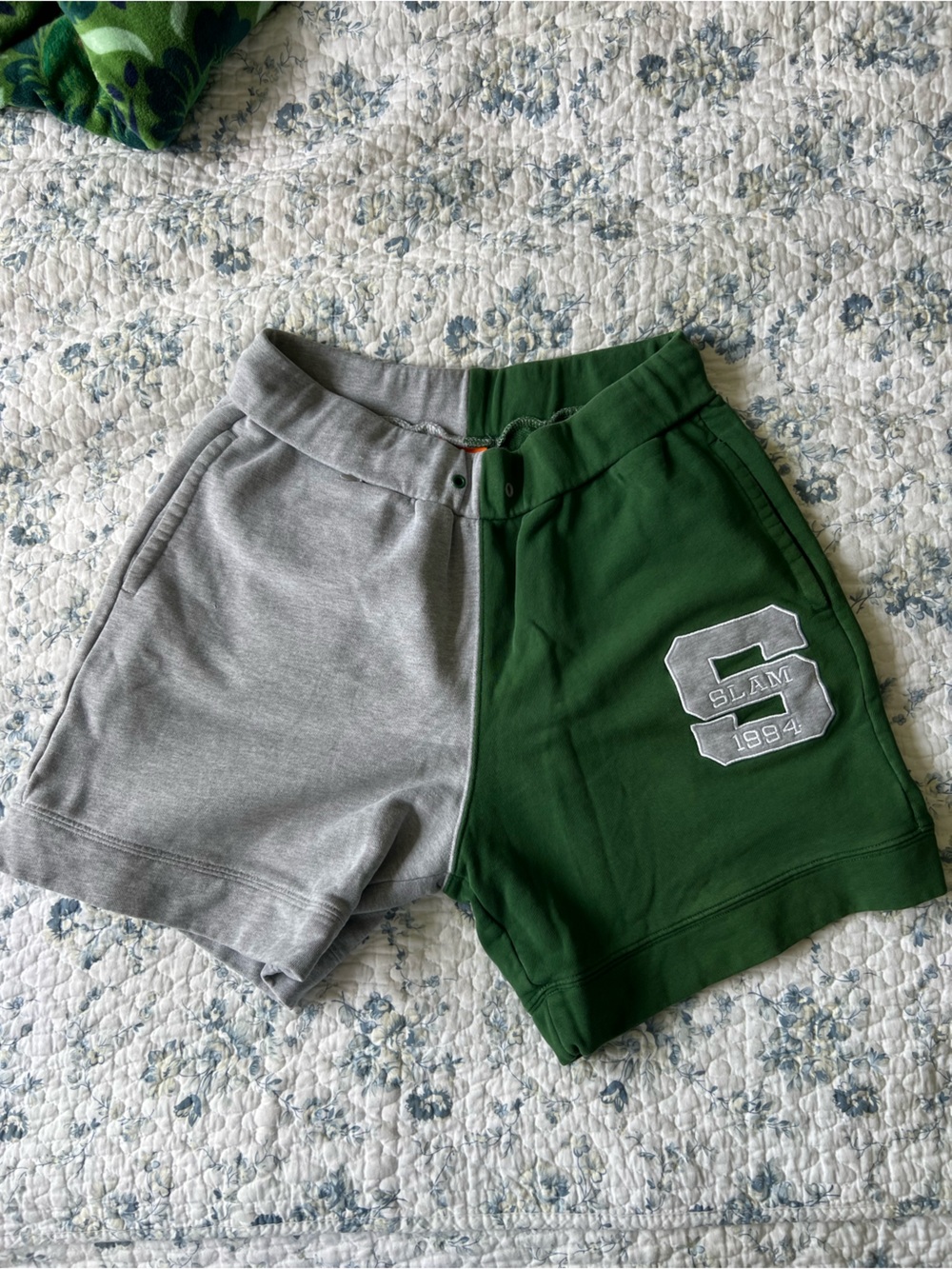 SLAM Men’s Two-Tone Retro Green & Gray Sweatshorts